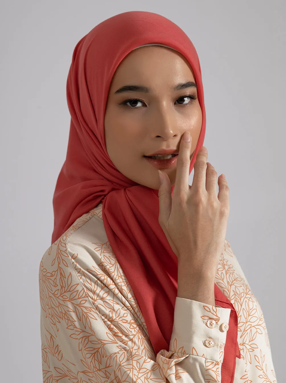 AIRY VOILE SCARF PLAIN RUBY LIPS