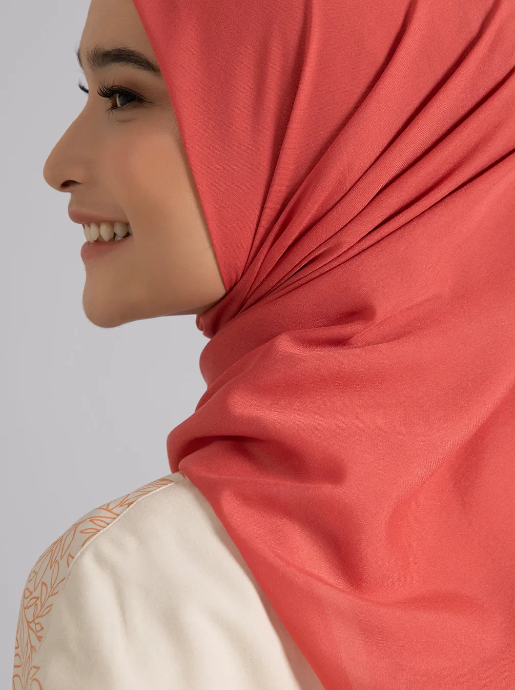AIRY VOILE SCARF PLAIN RUBY LIPS